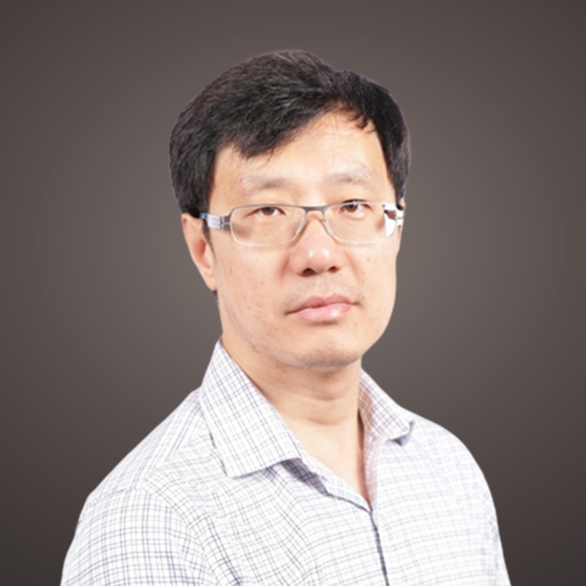 A headshot photo of Frank Tong.